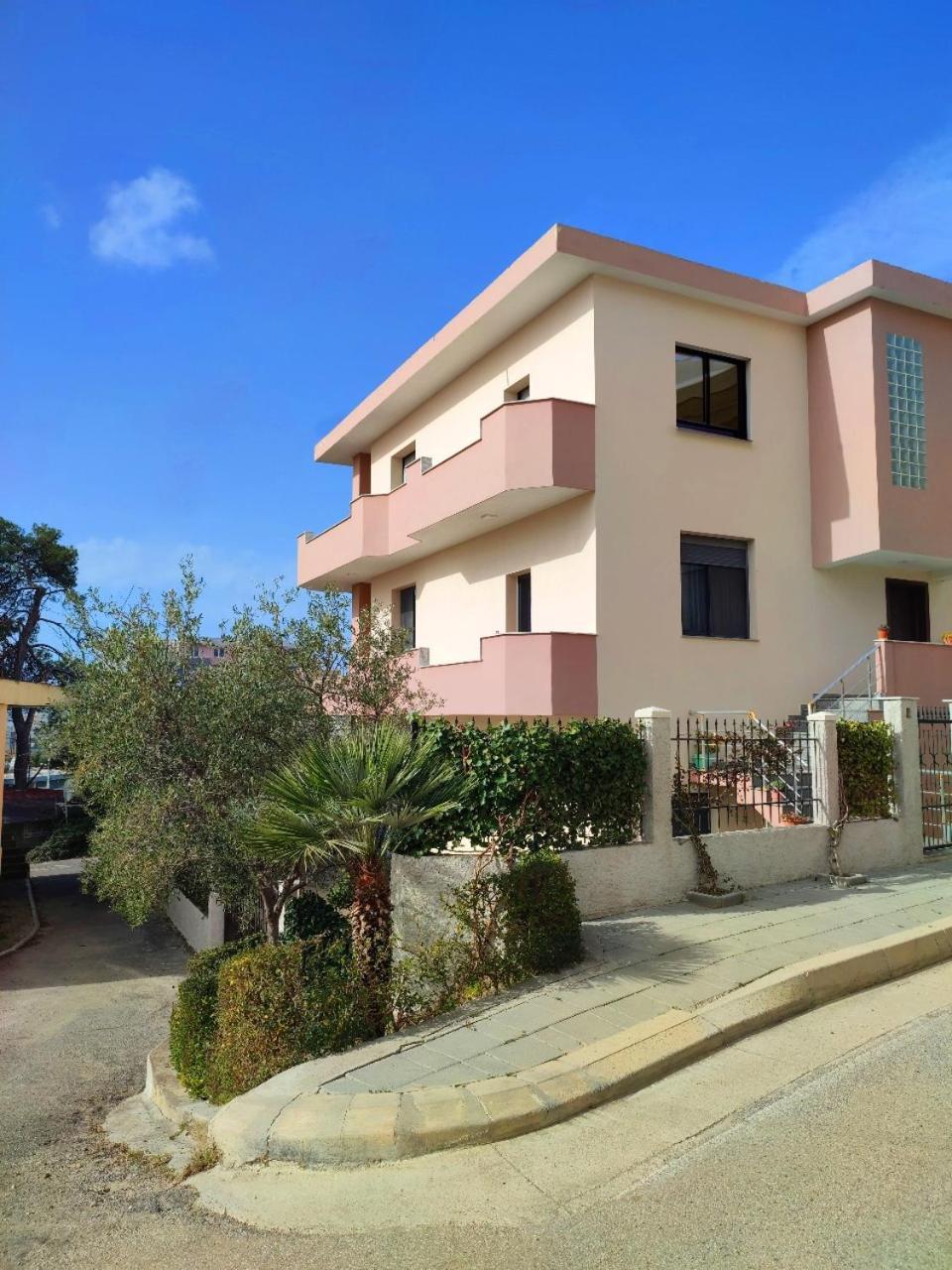 Bp Beach Apartments Golem  Bagian luar foto