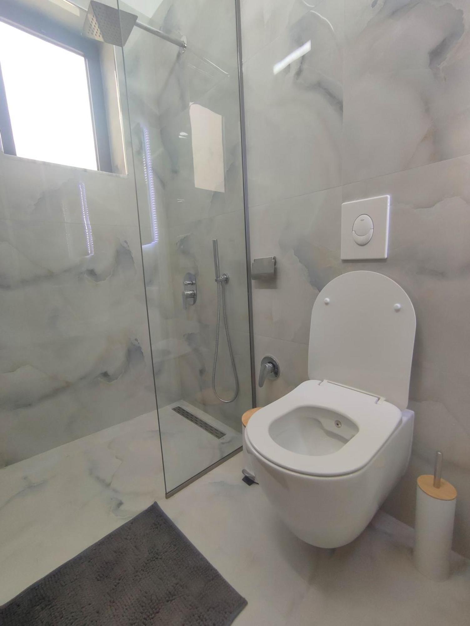 Bp Beach Apartments Golem  Bagian luar foto