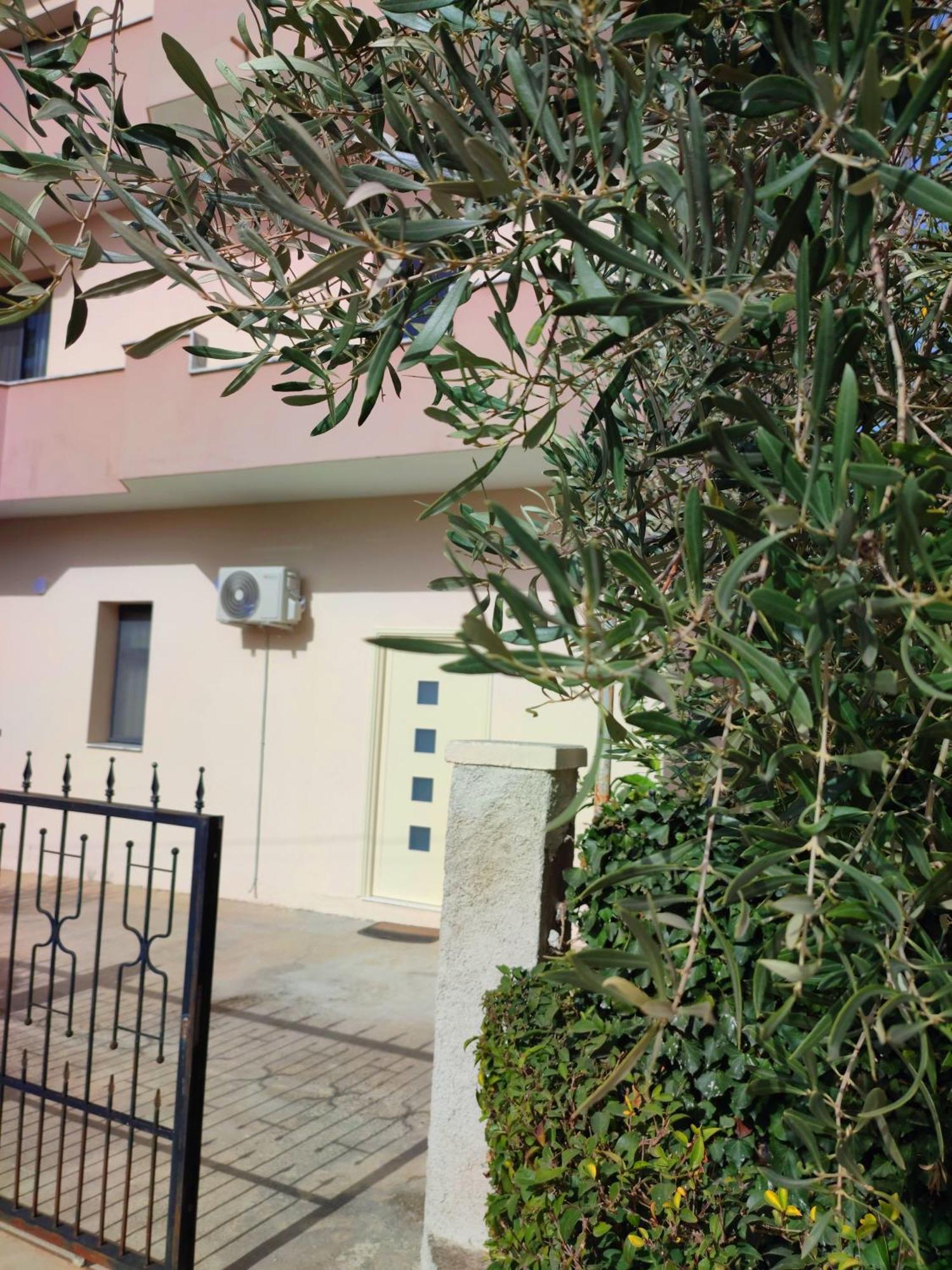 Bp Beach Apartments Golem  Bagian luar foto
