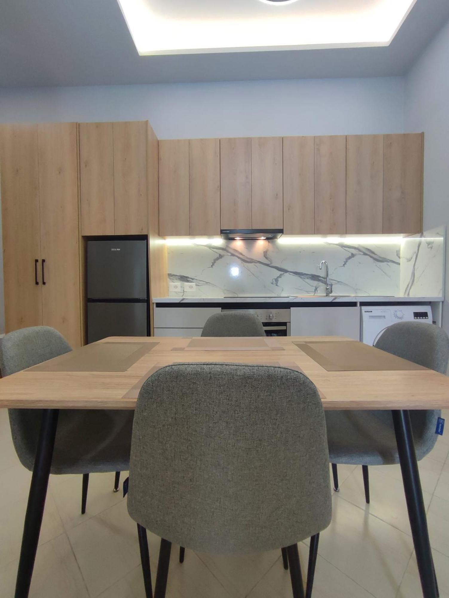 Bp Beach Apartments Golem  Bagian luar foto