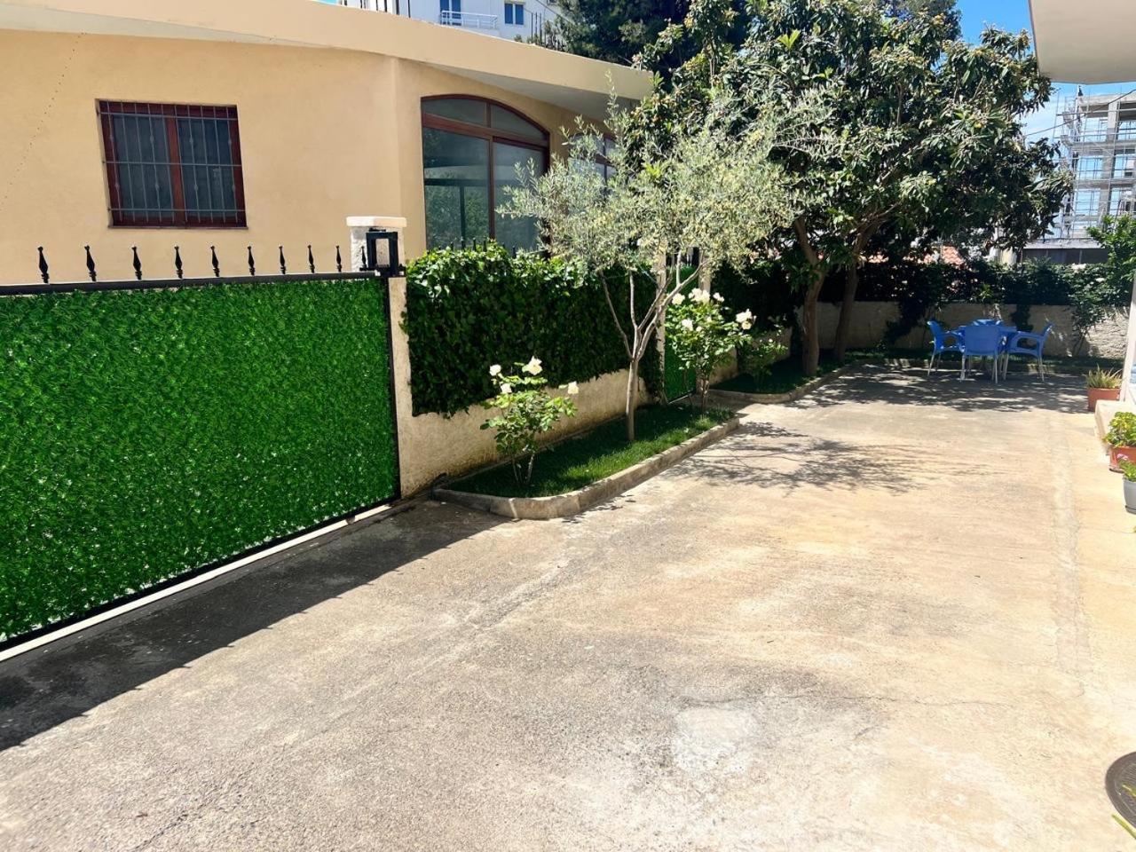 Bp Beach Apartments Golem  Bagian luar foto